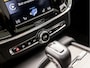Volvo V90 2.0 T4 R-Design 191Pk Automaat (PANORAMADAK, APPLE CARPLAY, HEAD-UP DISPLAY, LEDER/ALCANTARA, CAMERA, ADAPTIVE CRUISE, ZWART HEMEL, STOELVERWARMING, NIEUWSTAAT)