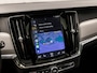 Volvo V90 2.0 T4 R-Design 191Pk Automaat (PANORAMADAK, APPLE CARPLAY, HEAD-UP DISPLAY, LEDER/ALCANTARA, CAMERA, ADAPTIVE CRUISE, ZWART HEMEL, STOELVERWARMING, NIEUWSTAAT)