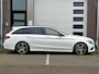 Mercedes-Benz C-klasse Estate 250 Prestige AMG Automaat / Panoramadak / Leder Sport Int / Night Pakket / AMG Velg / Afn Trekhaak / Park Sensors / Camera / F1 Schakel / Als Nieuw!