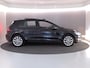 Volkswagen Golf 1.0 TSI Highline 115 pk | Navigatie | Panoramadak | Parkeersensoren (Park assist) | Achteruitrijcamera | LED koplampen | Stoelverwarming |