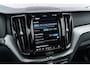 Volvo XC60 T6 Plug-in hybrid AWD Plus Dark | Google | Long Range | Schuif-/Kanteldak | Camera | Trekhaak | Adaptieve Cruise Control | Lederen Bekleding | Elek. Stoelen | Stoelverwarming Voor + Achter | Zitverlenging | Stuurverwarming | Memory | 19" LM