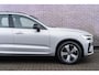 Volvo XC60 T6 Plug-in hybrid AWD Plus Dark | Google | Long Range | Schuif-/Kanteldak | Camera | Trekhaak | Adaptieve Cruise Control | Lederen Bekleding | Elek. Stoelen | Stoelverwarming Voor + Achter | Zitverlenging | Stuurverwarming | Memory | 19" LM