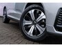 Volvo XC60 T6 Plug-in hybrid AWD Plus Dark | Google | Long Range | Schuif-/Kanteldak | Camera | Trekhaak | Adaptieve Cruise Control | Lederen Bekleding | Elek. Stoelen | Stoelverwarming Voor + Achter | Zitverlenging | Stuurverwarming | Memory | 19" LM
