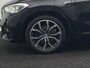 BMW X1 xDrive25e M Sport Plug In Hybrid 221pk Dealer O.H. PHEV | Trekhaak Afn. | Panodak | Head Up | Adaptive Cruise | Camera | Harman & Kardon | Lederen Sportstoelen Verwarmd | Sfeerverlichting | Apple Carplay | Keyless | 19"L.M | DAB |