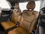 Volvo XC90 2.0 T8 Recharge AWD Plus Dark Automaat (PANORAMADAK, LUCHTVERING, BOWERS&WILKINS, MEMORY SEATS, MASSAGE, STOELVERWARMING/KOELING, CAMERA, HOUT INLEG, ZWART HEMEL, NIEUWSTAAT)