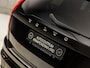 Volvo XC90 2.0 T8 Recharge AWD Plus Dark Automaat (PANORAMADAK, LUCHTVERING, BOWERS&WILKINS, MEMORY SEATS, MASSAGE, STOELVERWARMING/KOELING, CAMERA, HOUT INLEG, ZWART HEMEL, NIEUWSTAAT)