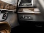 Volvo XC90 2.0 T8 Recharge AWD Plus Dark Automaat (PANORAMADAK, LUCHTVERING, BOWERS&WILKINS, MEMORY SEATS, MASSAGE, STOELVERWARMING/KOELING, CAMERA, HOUT INLEG, ZWART HEMEL, NIEUWSTAAT)