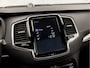 Volvo XC90 2.0 T8 Recharge AWD Plus Dark Automaat (PANORAMADAK, LUCHTVERING, BOWERS&WILKINS, MEMORY SEATS, MASSAGE, STOELVERWARMING/KOELING, CAMERA, HOUT INLEG, ZWART HEMEL, NIEUWSTAAT)