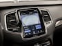 Volvo XC90 2.0 T8 Recharge AWD Plus Dark Automaat (PANORAMADAK, LUCHTVERING, BOWERS&WILKINS, MEMORY SEATS, MASSAGE, STOELVERWARMING/KOELING, CAMERA, HOUT INLEG, ZWART HEMEL, NIEUWSTAAT)