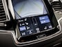 Volvo XC90 2.0 T8 Recharge AWD Plus Dark Automaat (PANORAMADAK, LUCHTVERING, BOWERS&WILKINS, MEMORY SEATS, MASSAGE, STOELVERWARMING/KOELING, CAMERA, HOUT INLEG, ZWART HEMEL, NIEUWSTAAT)