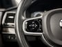 Volvo XC90 2.0 T8 Recharge AWD Plus Dark Automaat (PANORAMADAK, LUCHTVERING, BOWERS&WILKINS, MEMORY SEATS, MASSAGE, STOELVERWARMING/KOELING, CAMERA, HOUT INLEG, ZWART HEMEL, NIEUWSTAAT)