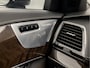 Volvo XC90 2.0 T8 Recharge AWD Plus Dark Automaat (PANORAMADAK, LUCHTVERING, BOWERS&WILKINS, MEMORY SEATS, MASSAGE, STOELVERWARMING/KOELING, CAMERA, HOUT INLEG, ZWART HEMEL, NIEUWSTAAT)