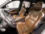 Volvo XC90 2.0 T8 Recharge AWD Plus Dark Automaat (PANORAMADAK, LUCHTVERING, BOWERS&WILKINS, MEMORY SEATS, MASSAGE, STOELVERWARMING/KOELING, CAMERA, HOUT INLEG, ZWART HEMEL, NIEUWSTAAT)