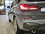 BMW X1 xDrive25e High Executive M-Sport | Panorama | Camera | HUD | Navigatie plus