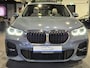 BMW X1 xDrive25e High Executive M-Sport | Panorama | Camera | HUD | Navigatie plus