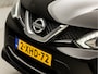 Nissan Qashqai 1.2 Luxury (PANORAMADAK, NAVIGATIE, CAMERA, CLIMATE, SPORTSTOELEN, TREKHAAK, GETINT GLAS, CRUISE, NIEUWSTAAT)