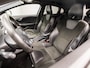 Volvo V40 2.0 D2 R-Design Automaat (NAVIGATIE, VIRTUAL COCKPIT, CLIMATE, LEDER/ALCANTARA, STOELVERWARMING, SPORTSTOELEN, GETINT GLAS, CRUISE, PARKEERSENSOREN, NIEUWE APK, NIEUWSTAAT)