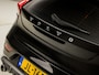 Volvo V40 2.0 D2 R-Design Automaat (NAVIGATIE, VIRTUAL COCKPIT, CLIMATE, LEDER/ALCANTARA, STOELVERWARMING, SPORTSTOELEN, GETINT GLAS, CRUISE, PARKEERSENSOREN, NIEUWE APK, NIEUWSTAAT)