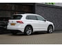 Volkswagen Tiguan 1.5 TSI ACT Highline Business R | NAP! | PANO | 360 | ACC | KEYLESS | ELEK.TREKHAAK |