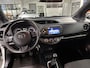 Toyota Yaris 1.5 VVT-i Design Red met Navigatie, Achteruitrijcamera met Parkeersensoren voor en achter, Airco,