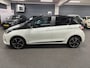 Toyota Yaris 1.5 VVT-i Design Red met Navigatie, Achteruitrijcamera met Parkeersensoren voor en achter, Airco,