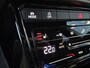 Volkswagen T-Roc 1.5 TSI DSG R-Line / Lederen Bekleding / Zwart Dak / Elek. Verstelbare Bestuurdersstoel met Memory / Afneembare trekhaak / Virtual cockpit Pro / 19'' LMV / Camera / IQ LED / Stuur en Stoelverwarming / Keyless /
