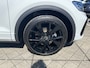 Volkswagen T-Roc 1.5 TSI DSG R-Line / Lederen Bekleding / Zwart Dak / Elek. Verstelbare Bestuurdersstoel met Memory / Afneembare trekhaak / Virtual cockpit Pro / 19'' LMV / Camera / IQ LED / Stuur en Stoelverwarming / Keyless /