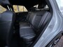 Volkswagen T-Roc 1.5 TSI DSG R-Line / Lederen Bekleding / Zwart Dak / Elek. Verstelbare Bestuurdersstoel met Memory / Afneembare trekhaak / Virtual cockpit Pro / 19'' LMV / Camera / IQ LED / Stuur en Stoelverwarming / Keyless /