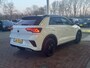 Volkswagen T-Roc 1.5 TSI DSG R-Line / Lederen Bekleding / Zwart Dak / Elek. Verstelbare Bestuurdersstoel met Memory / Afneembare trekhaak / Virtual cockpit Pro / 19'' LMV / Camera / IQ LED / Stuur en Stoelverwarming / Keyless /
