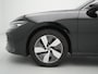 Volkswagen Passat Variant 1.5 eTSI 150pk DSG Business Navigatie Pdc Side Assist Clima 86