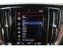 Volvo V60 Cross Country 2.0 265PK B5 Pro Pano-dak Massage/Ventilatie HUD