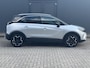 Opel Crossland 1.2 Turbo Ultimate / 110 pk / Beide stoelen in hoogte verstelbaar AGR / Zeer Compleet / Alcantara / Led /17 inch / Navi / Apple Android / Dode hoek /