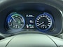 Hyundai Kona 1.6GDI HEV Hybride Premium Leder Trekhaak Krell®-Audio Adap.Cruise Stoel Verwarming/Ventilatie Camera Apple Carplay Android Auto Navi Ecc Pdc Keyless Elek.Stoelen Lmv Head-Up Display Lane Assist Blind-Spot Monitoring Origineel Nederlandse Auto 1e Eigenaar