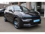 Lynk & Co 01 1.5 261PK! MY23+6.6Kwh LADEN! ZWARTE-HEMEL ROLHOES MY23 360-CAMERA PANO/SCHUIF INFINITY DAB NAVI CARPLAY CAMERA STOELVERWARMING ELEK.ACHTERKLEP 20"LMV