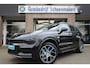 Lynk & Co 01 1.5 261PK! MY23+6.6Kwh LADEN! ZWARTE-HEMEL ROLHOES MY23 360-CAMERA PANO/SCHUIF INFINITY DAB NAVI CARPLAY CAMERA STOELVERWARMING ELEK.ACHTERKLEP 20"LMV