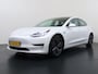 Tesla Model 3 RWD SR+ 325PK Lmv 18" AutoPilot FSD Leder Panoramadak Adaptive-Cruise Camera's Elektr.-Stuur+Stoelen+Spiegels+Geheugen+Easy-Entry+Verwarmde stoelen Park assistent Pdc WIFI Lane-Assist Speed-Assist Navi LED Comfortstoelen ACC DAB Voorverwarmen interieur via App Keyless One-Pedal-Drive SOH 86% Origineel Nederlandse auto tot 11kw laden thuis! 1.584kg licht!