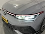 Volkswagen Golf 2.0 TSI GTI Clubsport / AUTOMAAT/ 300 PK/ PANO/ HARMAN KARDON/ CAMERA/ PARK. SENSOREN/ LEDEREN MEMORY SEATS/ STOEL VERWARM. EN VENTILATIE/ IQ. LIGHT/ HEAD-UP DISPLAY/ NAVI/ CLIMA/ 19" LMV