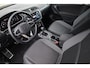 Volkswagen Tiguan 1.4 TSI eHybrid Active 245PK / 180kW DSG, Wegklapbare trekhaak, achteruitrijcamera (rear view), elektrische achterklep (easy open en close), 18" 'Nizza' LMV, LED Matrix (IQ.Lights), alarm klasse III, keyless start & entry, rondomzicht camera (area view), privacy glas, digital cockpit pro, draadloos telefoon laden, draadloos Apple Carplay / Android Auto, dynamische richtingaanwijzers, elektrisch verstel-, verwarm- en inklapbare buitenspiegels (spiegel pakket), voorstoelen verwarmbaar, lederen verwarmbaar multifunctioneel stuurwiel, adaptieve cruise control (acc) met stop & go