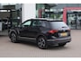 Volkswagen Tiguan 1.4 TSI eHybrid Active 245PK / 180kW DSG, Wegklapbare trekhaak, achteruitrijcamera (rear view), elektrische achterklep (easy open en close), 18" 'Nizza' LMV, LED Matrix (IQ.Lights), alarm klasse III, keyless start & entry, rondomzicht camera (area view), privacy glas, digital cockpit pro, draadloos telefoon laden, draadloos Apple Carplay / Android Auto, dynamische richtingaanwijzers, elektrisch verstel-, verwarm- en inklapbare buitenspiegels (spiegel pakket), voorstoelen verwarmbaar, lederen verwarmbaar multifunctioneel stuurwiel, adaptieve cruise control (acc) met stop & go