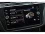 Volkswagen Tiguan 1.4 TSI eHybrid Active 245PK / 180kW DSG, Wegklapbare trekhaak, achteruitrijcamera (rear view), elektrische achterklep (easy open en close), 18" 'Nizza' LMV, LED Matrix (IQ.Lights), alarm klasse III, keyless start & entry, rondomzicht camera (area view), privacy glas, digital cockpit pro, draadloos telefoon laden, draadloos Apple Carplay / Android Auto, dynamische richtingaanwijzers, elektrisch verstel-, verwarm- en inklapbare buitenspiegels (spiegel pakket), voorstoelen verwarmbaar, lederen verwarmbaar multifunctioneel stuurwiel, adaptieve cruise control (acc) met stop & go