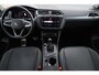 Volkswagen Tiguan 1.4 TSI eHybrid Active PL €653 p/m* | SOH 88,27% | 245PK / 180kW DSG, Wegklapbare trekhaak, achteruitrijcamera (rear view), elektrische achterklep (easy open en close), 18" 'Nizza' LMV, LED Matrix (IQ.Lights), alarm klasse III, keyless start & entry, rondomzicht camera (area view), privacy glas, digital cockpit pro, draadloos telefoon laden, draadloos Apple Carplay / Android Auto, dynamische richtingaanwijzers, elektrisch verstel-, verwarm- en inklapbare buitenspiegels (spiegel pakket), voorstoelen verwarmbaar, lederen verwarmbaar multifunctioneel stuurwiel, adaptieve cruise control (acc) met stop & go