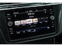 Volkswagen Tiguan 1.4 TSI eHybrid Active 245PK / 180kW DSG, Wegklapbare trekhaak, achteruitrijcamera (rear view), elektrische achterklep (easy open en close), 18" 'Nizza' LMV, LED Matrix (IQ.Lights), alarm klasse III, keyless start & entry, rondomzicht camera (area view), privacy glas, digital cockpit pro, draadloos telefoon laden, draadloos Apple Carplay / Android Auto, dynamische richtingaanwijzers, elektrisch verstel-, verwarm- en inklapbare buitenspiegels (spiegel pakket), voorstoelen verwarmbaar, lederen verwarmbaar multifunctioneel stuurwiel, adaptieve cruise control (acc) met stop & go