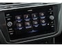 Volkswagen Tiguan 1.4 TSI eHybrid Active 245PK / 180kW DSG, Wegklapbare trekhaak, achteruitrijcamera (rear view), elektrische achterklep (easy open en close), 18" 'Nizza' LMV, LED Matrix (IQ.Lights), alarm klasse III, keyless start & entry, rondomzicht camera (area view), privacy glas, digital cockpit pro, draadloos telefoon laden, draadloos Apple Carplay / Android Auto, dynamische richtingaanwijzers, elektrisch verstel-, verwarm- en inklapbare buitenspiegels (spiegel pakket), voorstoelen verwarmbaar, lederen verwarmbaar multifunctioneel stuurwiel, adaptieve cruise control (acc) met stop & go