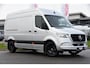 Mercedes-Benz Sprinter 319 V6 3.0 CDI L2H2 AMG Edition Adaptieve Cruise, 360 Camera, Carplay, 10,5'' Mbux, LED, Automaat, Standkachel, Stoelverwarming, Trekhaak, Uniek!