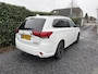 Mitsubishi Outlander 2.0 PHEV Prestige | Leer | Schuifdak | Navi | Autom. Airco | Cruise Control | Stoel + Stuur verwarming | Trekhaak | Privacy Glass | PDC | 360 Camera | Nieuwe APK!