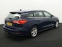 Ford Focus Wagon 1.0 EcoBoost Trend Edition Business apple carplay, trekhaak, airco, navi, cruisec, verwarmd stuur, rijstrooksen, bots herkenning systeem, bots waarschuwing systeem, parkeersensoren voor/achter, spraakbediening, trekhaak sation moderne ruime gezins auto.