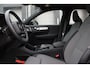 Volvo XC40 B4 Plus Dark | Verwarmbare Voorstoelen en Stuurwiel | Semi-Elektrische Trekhaak | Verwarmbare Voorruit | Premium Audio by Harman Kardon | Adaptieve Cruise Control | Park Assist