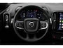 Volvo XC40 B4 Plus Dark | Verwarmbare Voorstoelen en Stuurwiel | Semi-Elektrische Trekhaak | Verwarmbare Voorruit | Premium Audio by Harman Kardon | Adaptieve Cruise Control | Park Assist
