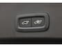 Volvo XC40 B4 Plus Dark | Verwarmbare Voorstoelen en Stuurwiel | Semi-Elektrische Trekhaak | Verwarmbare Voorruit | Premium Audio by Harman Kardon | Adaptieve Cruise Control | Park Assist