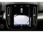 Volvo XC40 B4 Plus Dark | Verwarmbare Voorstoelen en Stuurwiel | Semi-Elektrische Trekhaak | Verwarmbare Voorruit | Premium Audio by Harman Kardon | Adaptieve Cruise Control | Park Assist